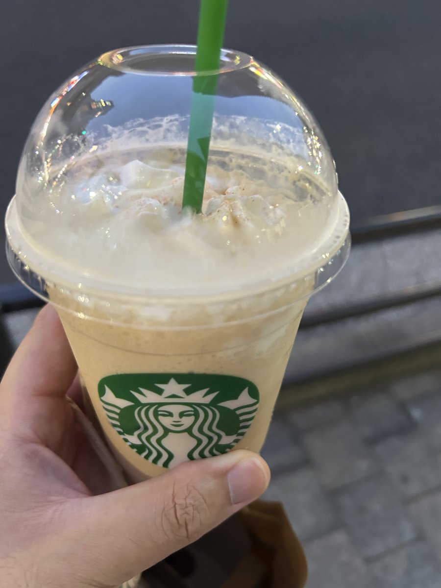 kkyf19's tweet photo. 仕事終わりに家電量販店を周りましたが、目当てのプラモがなかったです😭😭

代わりに自分が最初に作ったMGウイングガンダムゼロ(EW版)があったので買いました🤩

10年以上前に作ったプラモをまた組めるなんて最高です😊

帰りに友人から貰ったスタバのギフトカードで飲み物買って喉を潤しました✨✨ https://t.co/XtEydajv1E