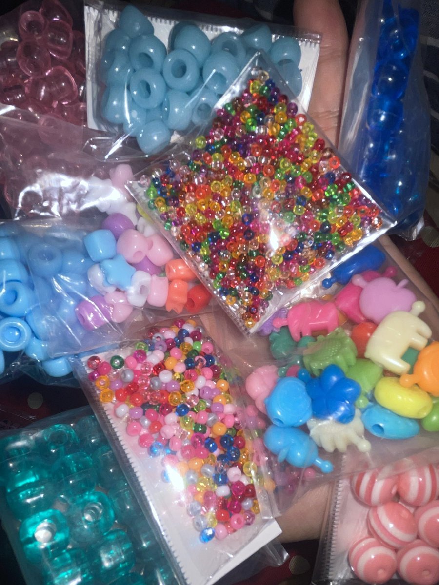 zz6__o0's tweet photo. かわいすぎるビーズいっぱい買えて本当にたのしかった
大阪にあるビーズハウスっていうところだよ‼︎★ https://t.co/dczkQIB2S4