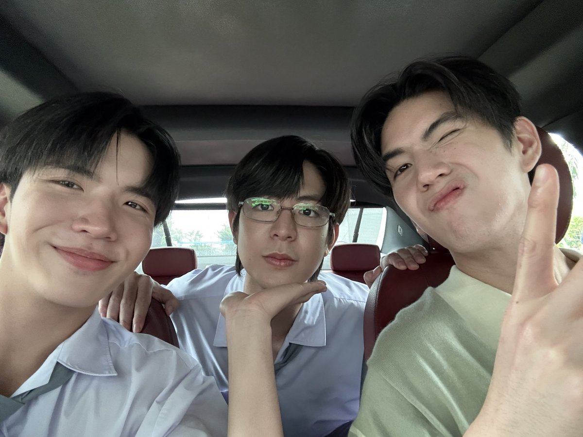 zaheokut3's tweet photo. 💬: If u had to cast someone to play your siblings in a series, who do u think would be a good fit?

P'Sea: Piploy, Piploy can be my sibling. Maybe Sea Talay, Sea Talay.

// Finallyyyyyyy we have P'Cheewin and Nong Cheewa in a series 🌊🌊

#WEIRDO101Series #sea_tawinan 
#seakeen #sea_ta_lay #keenkeno