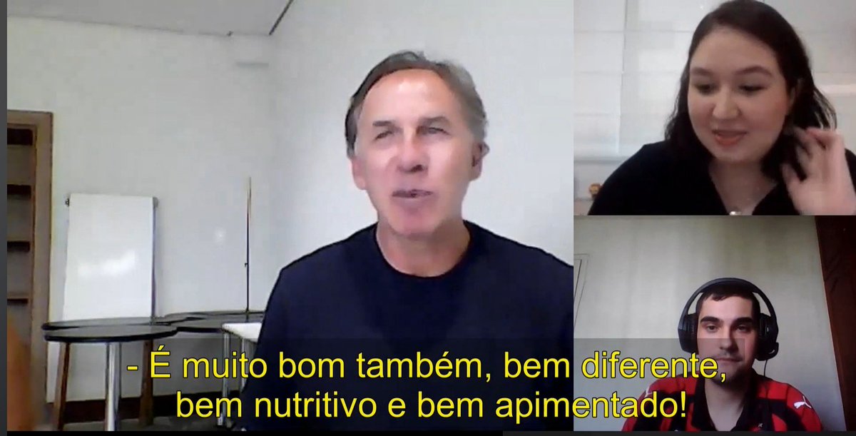 ACMilan_Brasil's tweet photo. 💌 CARTA PARA BARESI, 

Em 2021, quando tivemos a honra de te entrevistar, era como se todo o propósito da nossa página tivesse sido alcançado. Estávamos diante de um ídolo máximo do clube, do futebol, de tudo. Lembramos como foi difícil conseguir aqueles poucos minutos contigo, sua agenda estava cheia de compromissos naquele final de semana. Sua assessora nos disse antes da entrevista: "Ele vai precisar sair logo. Vocês têm só 5 minutos." Mas então o que dizer para alguém como você nesse curto tempo? Passava um bilhão de perguntas na cabeça nesse momento, mas quando você entrou na sala, parecia que nada era bom o bastante para te perguntar. Estávamos maravilhados com todo aquele momento.

Para muitos famosos, aquilo seria uma perda de tempo. "Parar para dar atenção a um grupo de torcedores? Pff, vamos em frente!" Mas não foi para você, não para Franco Baresi. Você estava lá, com um sorriso característico, respondendo todas as perguntas com bom humor e a gentileza que marcou sua vida. Estávamos nervosos com aquilo tudo, por tudo que você representava (e representa) para nós que amamos o futebol. "Ele está ali. Espera, é realmente ele que está diante de nós falando que provou Acarajé e achou bom? Isso só pode ser um sonho". E essa entrevista, que devia durar 5 minutos, se tornou 10 e você sequer parecia estar com vontade de ir embora.

Ah, Franco... Como ficará a geração que cresceu assistindo você desfilar sua elegância em campo nos domingos? Hoje, não é só a família Baresi que lamentará a sua partida, mas o futebol como um todo. O que nos conforta nesse momento é saber que você foi reverenciado em vida, mais que isso: o seu legado viverá para sempre. A aposentadoria do número 6️⃣ pelo Milan é uma forma justa de reconhecer quem você foi e o que representou para o clube. Honestamente, não gostaríamos de estar escrevendo essa carta hoje. Na verdade, desejávamos profundamente que tudo isso fosse um sonho, uma brincadeira, mas não é. Teremos que aceitar, infelizmente, que agora os domingos de Milan não terão mais você nas tribunas do San Siro. 

Ah, e antes que a gente esqueça: bom futebol aí do outro lado com Cesare e outros que também não estão mais entre nós. Sentiremos saudades daqui 🖤♥️🥺