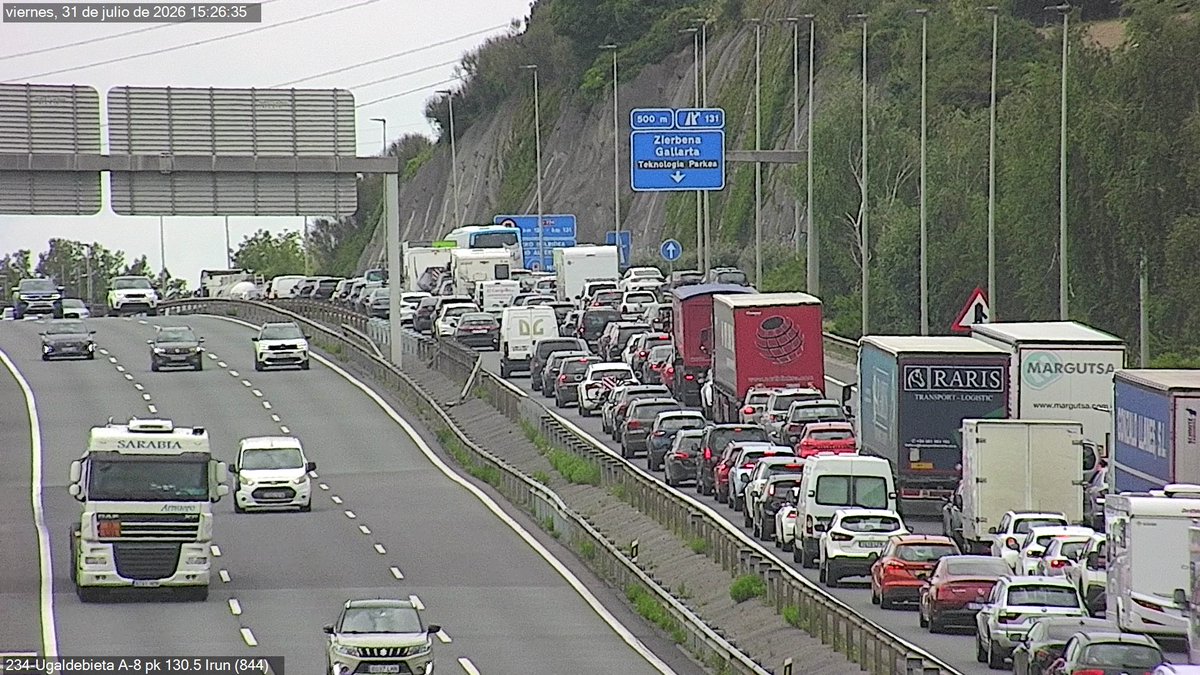 trafikoaEJGV's tweet photo. 🟠 2 Km-ko #Autopilaketak 🚐🔧#Matxura-gatik #A8 132 Km #Abanto_Zierbena-n Kantabriako norantzan.

❌ Errei bat ITXITA.

🟠2 km de retenciones por 🚐🔧avería en #A8 Pk 132 Abanto y Ciérvana sentido Cantabria.

❌ Un carril CORTADO.

☎️011

#Trafikoa #Uda26 https://t.co/K9zKoh1cbH