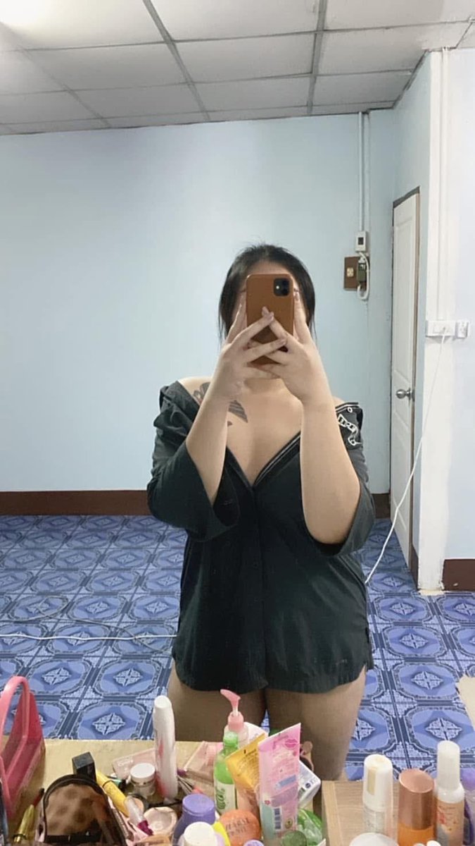Patcha123321's tweet photo. วันศุกร์สักที 😅😅😅 #สาวอ้วน #กาญ https://t.co/NLCvHnxqxA