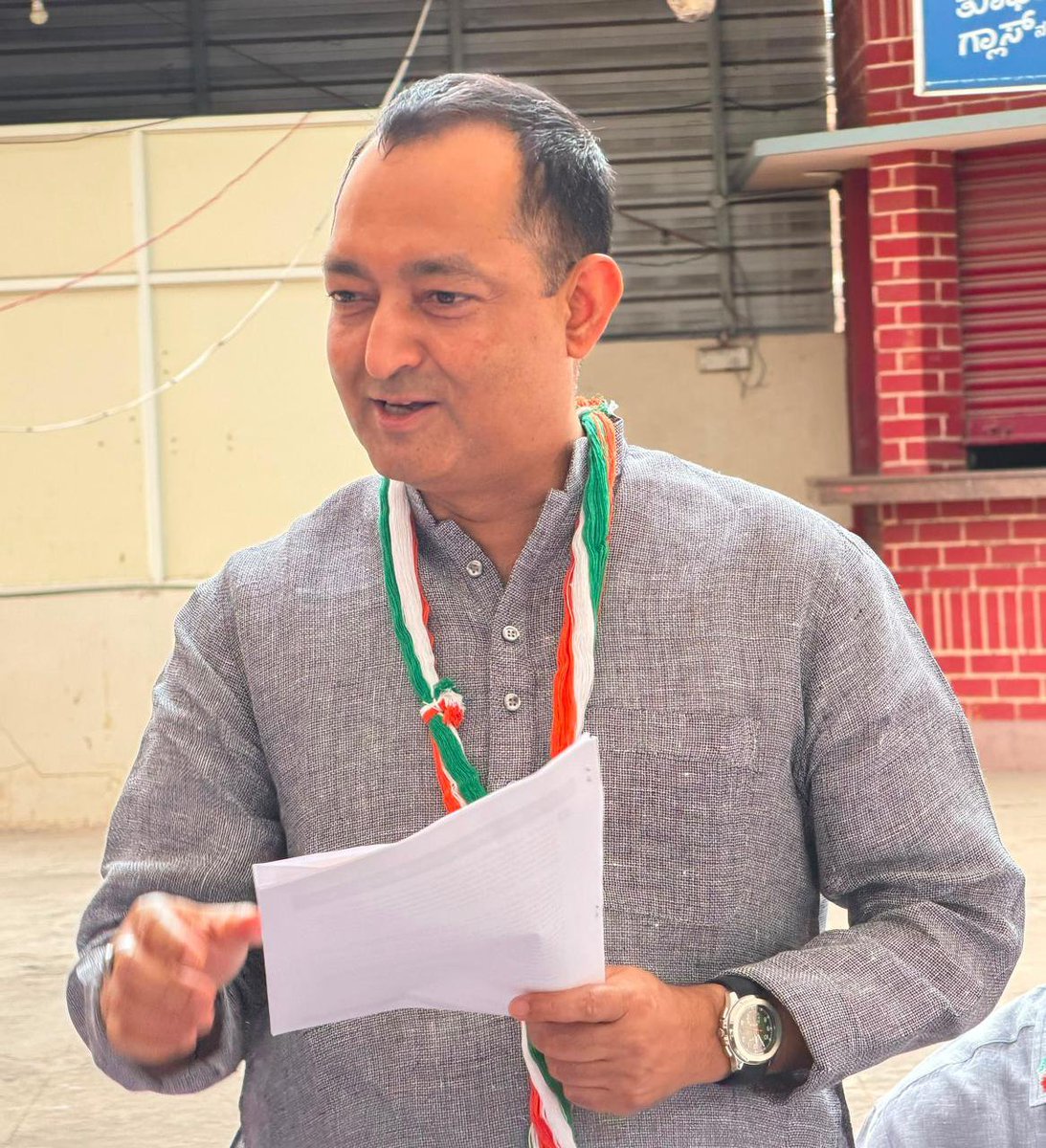 NadeemjavedINC's tweet photo. संगठन सृजन अभियान के अंतर्गत आज बेल्लारी (कर्नाटक) ज़िला एवं शहर कांग्रेस कमेटी द्वारा कंटोनमेंट ब्लॉक कांग्रेस कमेटी की महत्वपूर्ण बैठक आयोजित की गई, जिसमें कांग्रेस के साथियों के साथ संगठन निर्माण और वर्तमान राजनीतिक विमर्श पर विस्तारपूर्वक चर्चा की गई।

#संगठनसृजनअभियान #Bellary #KarnatakaCongress #INC #Congress