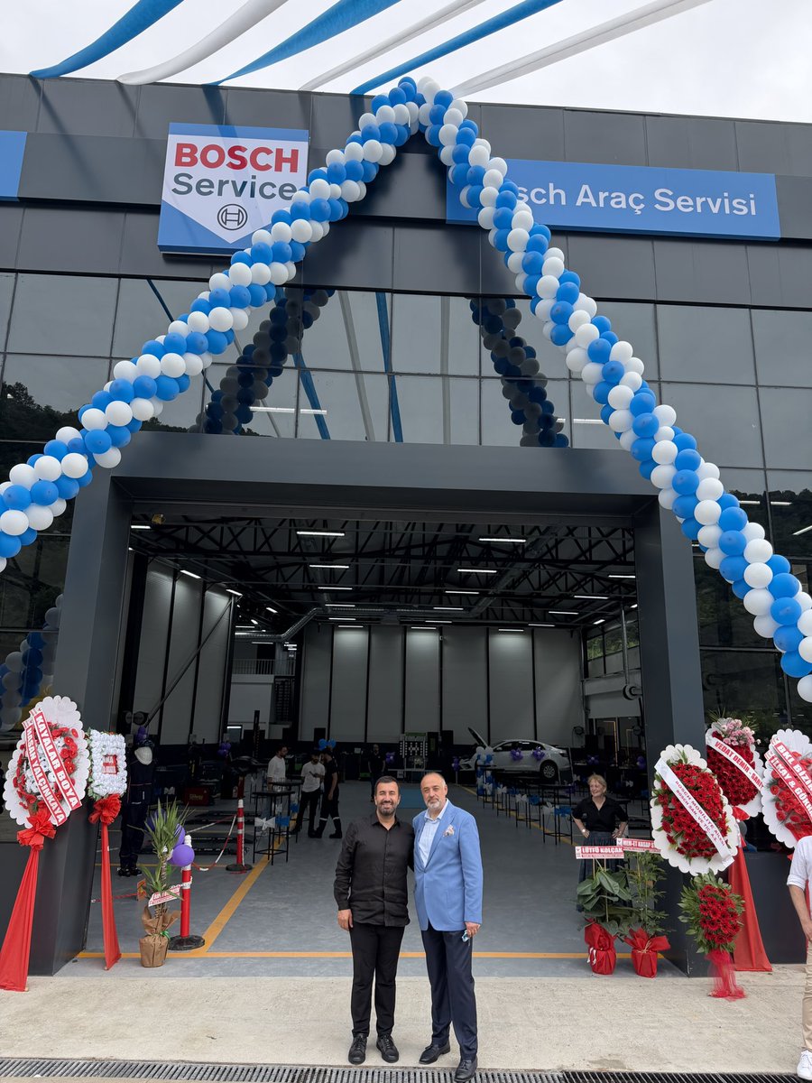 huseyincoskunhc's tweet photo. 📍 Hopa | Artvin 

Sarıyerli iş insanı, dostum Özcan Çakmakçıoğlu ağabeyin açmış olduğu Hopa Bosch Car Service açılış programına katılım sağladık.

Çakmakçıoğlu Ailesi tarafından bölgeye değer kazandıracak bu güzel işletmenin Hopa’ya hayırlı ve uğurlu olmasını temenni ediyorum.

@ozccakmakcioglu