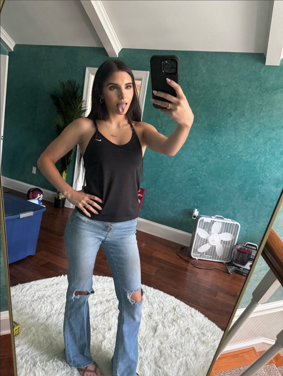 chelsiedevile's tweet photo. New Exclusive Just Dropped 🔥 https://t.co/ww1DwXBaBl