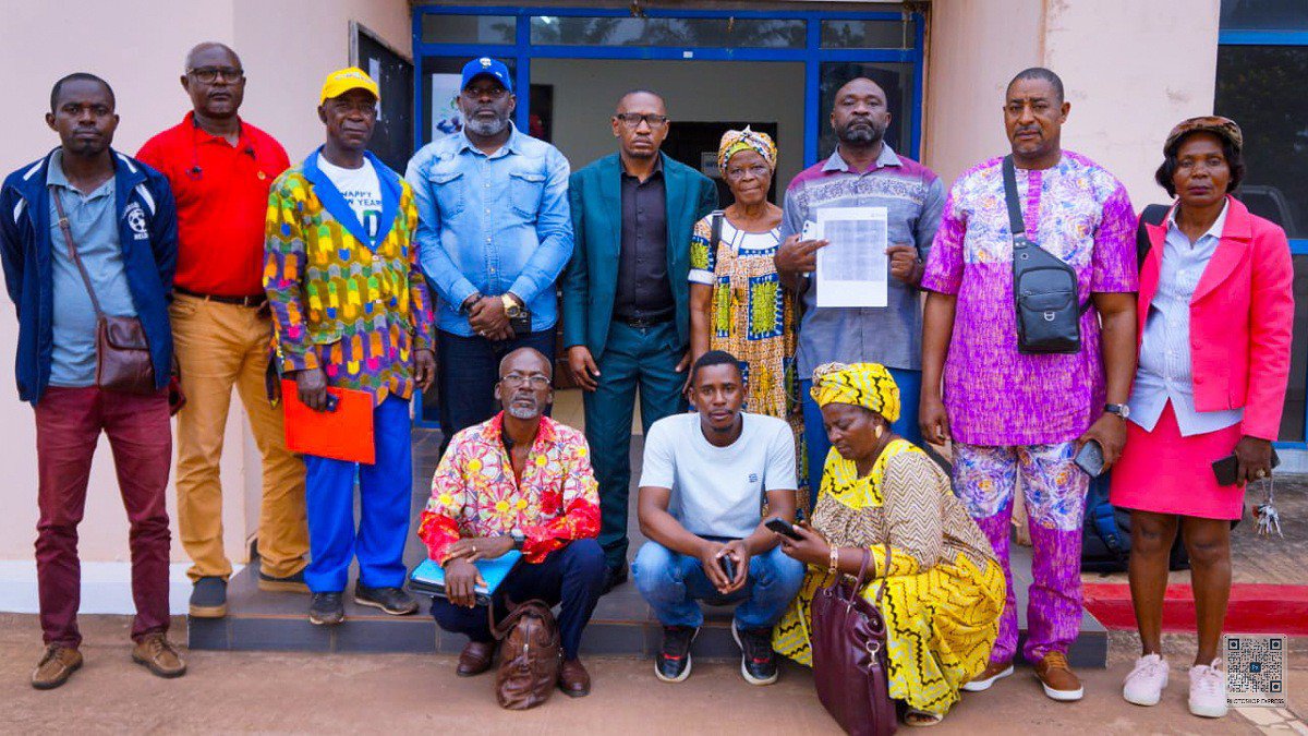 GabonQuotidien's tweet photo. Gabon : Olam Rubber Gabon et les planteurs villageois de Bitam signent un nouveau contrat.
Prix, équipements, qualité : quels sont les réels enjeux pour les producteurs d'hévéa ?
🔗 Article complet 👇 https://t.co/In6dfMew2O
#Gabon #Bitam #Hevea #Olam #EconomieGabon https://t.co/BhrspOEu5O