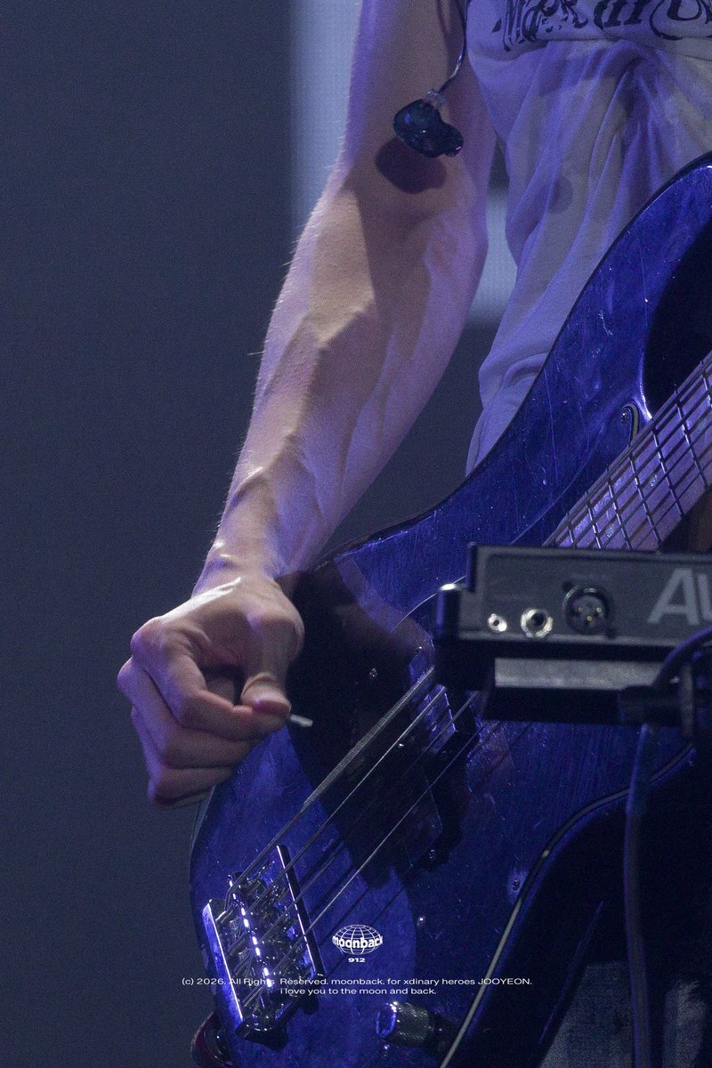JOOYEONLOOKS's tweet photo. THE VEINS....

©moonback912 https://t.co/F0D8vwDeZC
