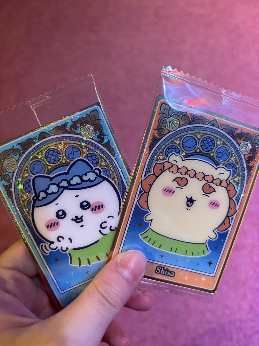 fantasy_amu's tweet photo. 店下チラシいます！
前はおちゃんに、ちいかわのウエハース欲しいって言ったんだけど覚えててくれて買ってきてくれて神！！

あむ今日3割マシでやる気元気💪🏻❤️‍🔥❤️‍🔥 https://t.co/8dTLdHiGkG