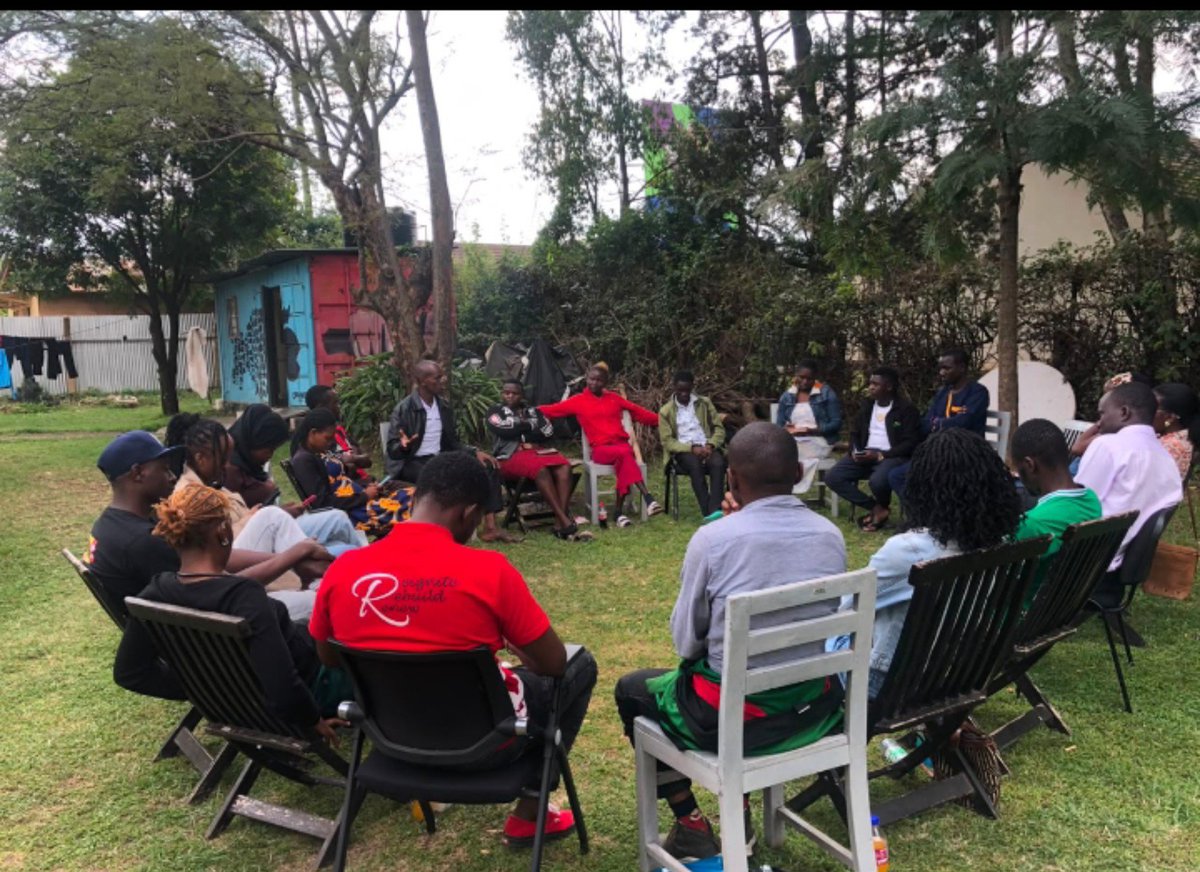 belatylavdv's tweet photo. Youth training on Digital campaign, political system ,event making, stakeholder mapping ,, #SCOLCohort2 https://t.co/K0UFcVpxZ0