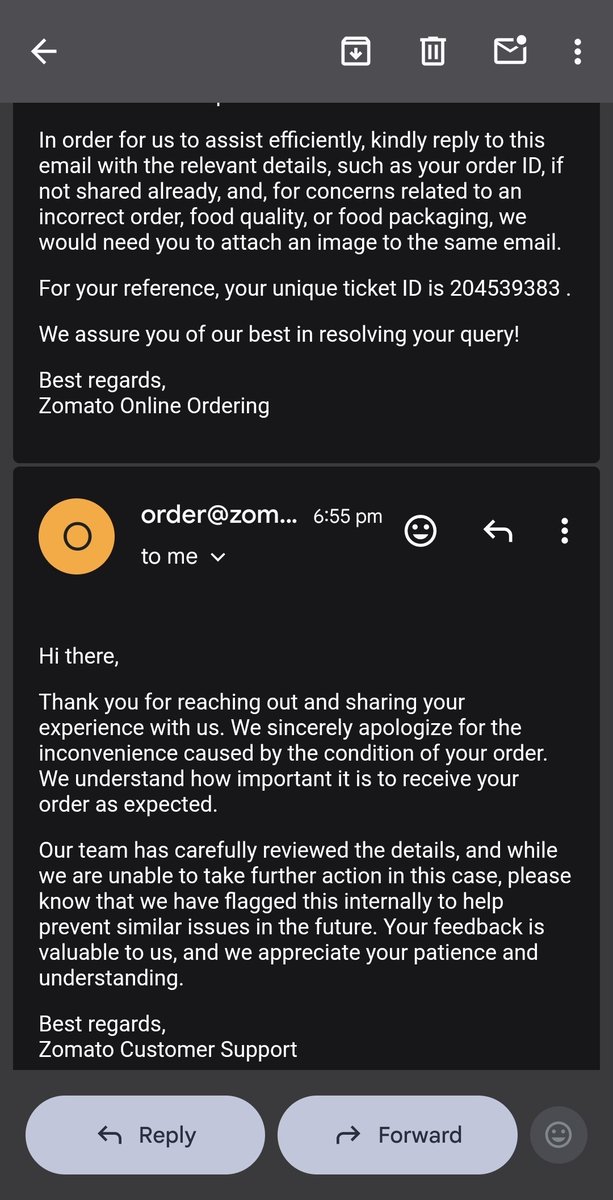ManishK67168654's tweet photo. @zomatocare I have paid for the cake, not for garbage https://t.co/rtzP4KIvbm