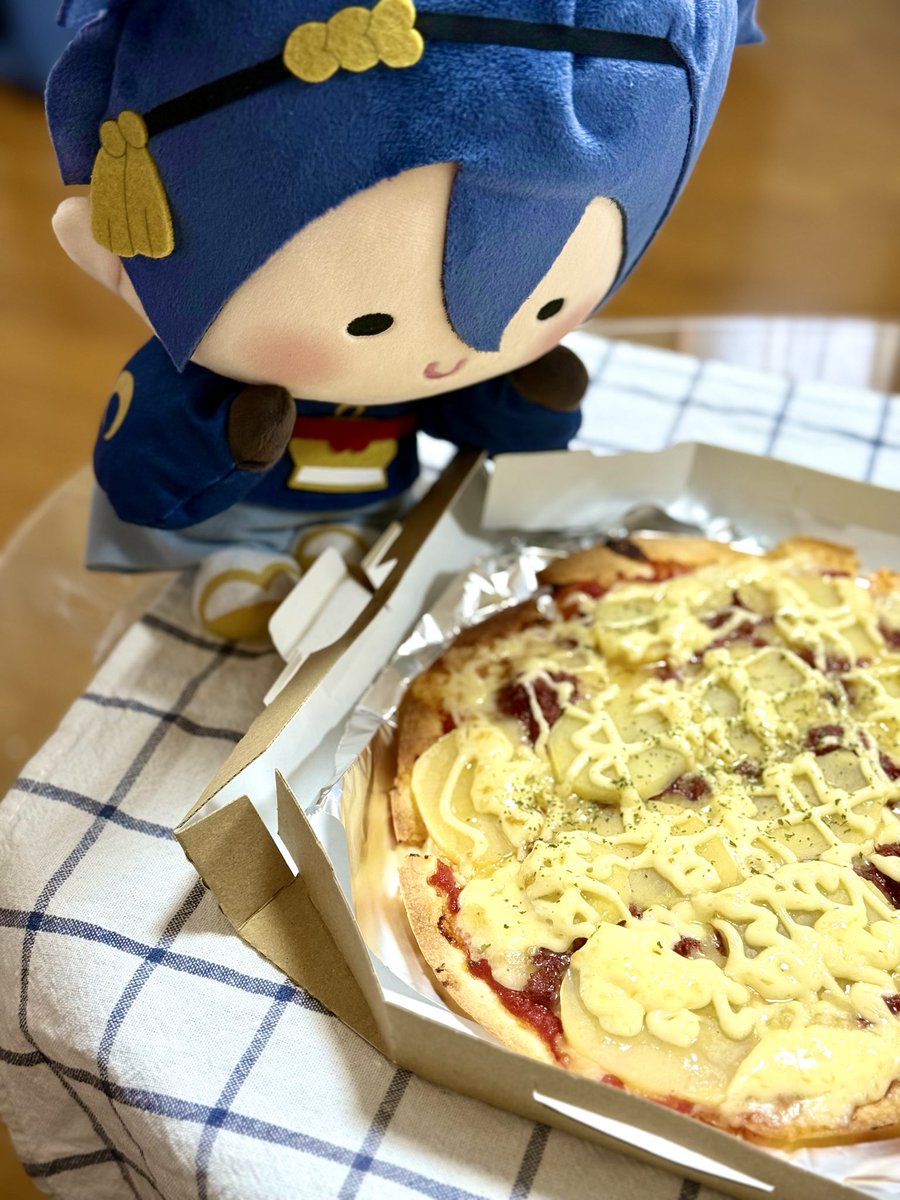 isobemaki's tweet photo. 先日。おっきいんまちかさんのお食い初めをいたしました
袖のとこわたが入っててふわふわなんですよ　かわいいね https://t.co/CTgfIGGezP