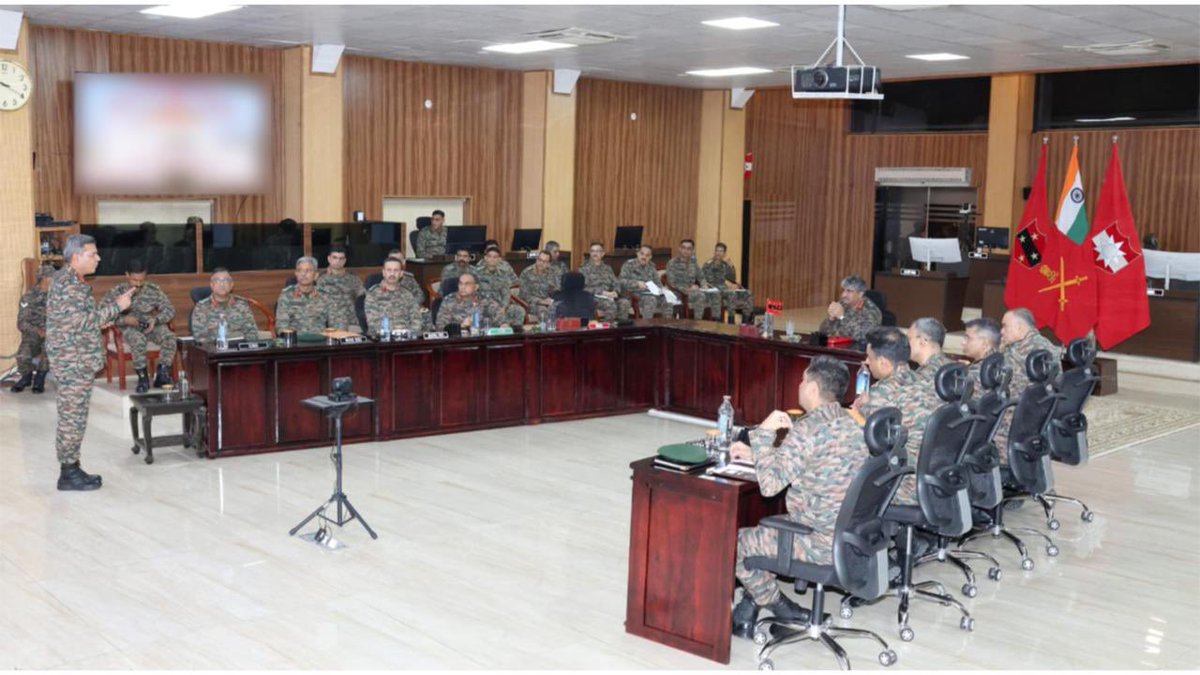 IaSouthern's tweet photo. Lt Gen Rajesh Pushkar, AVSM, VSM, #ArmyCommander, #SouthernCommand visited #KonarkCorps and reviewed #OperationalPreparedness along the Western Front.

He was briefed on operational readiness, infrastructure development and capability enhancement initiatives. A display of drones, niche weapon systems and cutting-edge platforms reflected the Formations’ focus on #TechInfusion and combat readiness.

The Army Commander also visited the Additive Manufacturing Hub and appreciated #KonarkCorps for its high state of #BattleReadiness, innovation, professionalism and commitment to #Atmanirbharta.

#IndianArmy 
@adgpi
@DefenceMinIndia
@SpokesPersonMoD
@KonarkCorps
@PRODefPune
@PRODefRjsthn
@DefencePRO_Guj