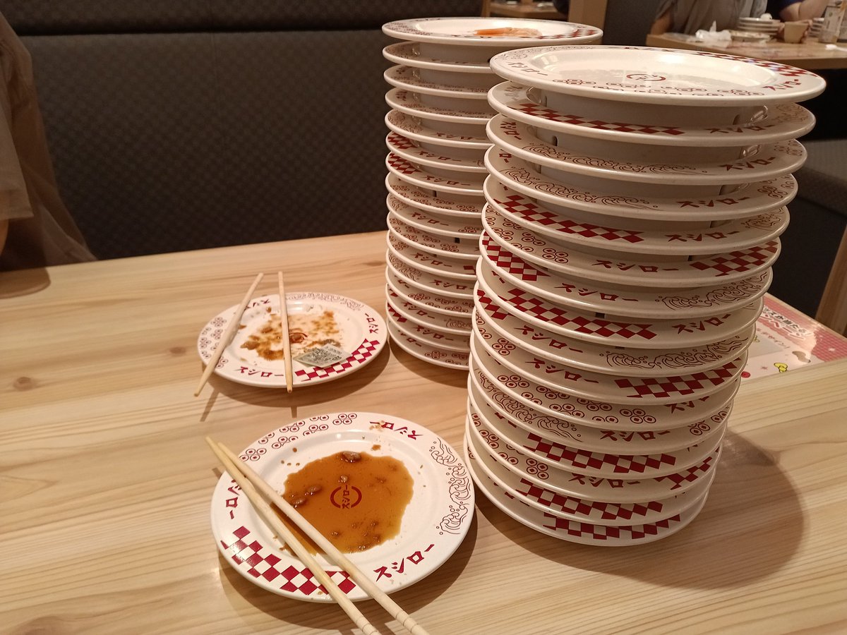 Ado_xion's tweet photo. 今日は、誕生日の祝いにお寿司=͟͞🍣

今回のフェア商品の、大切りサーモン🐟と大切りウナギ∈(' ◎ ')∋✨
どちらも、110円！

計32皿食べました(ノ)´∀`(ヾ)笑
それでも、5,000円以下で食べられました😋 https://t.co/IcuBhcbfxX