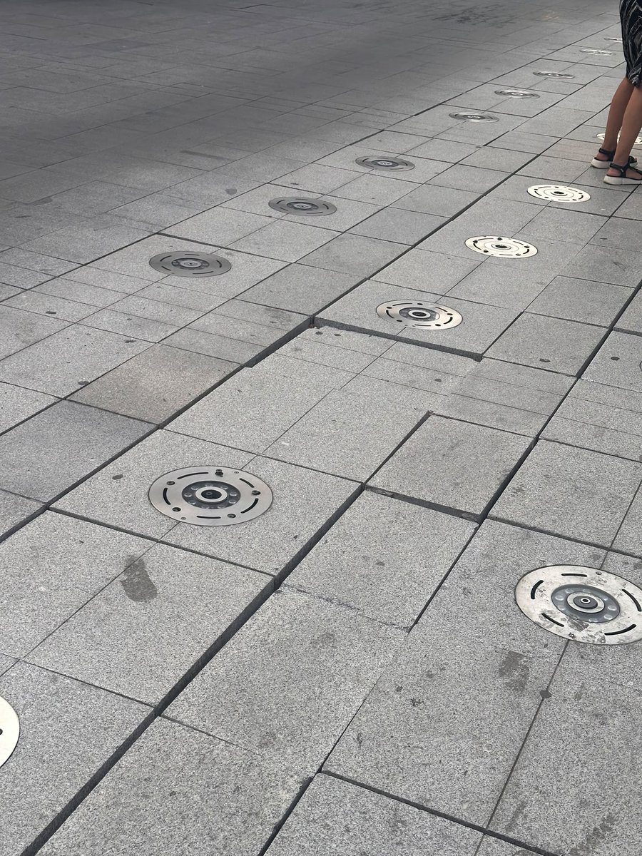 Sabadell_AC's tweet photo. L'estat del paviment a la ciutat mostra una manca de manteniment que afecta a la seguretat dels ciutadans, com vam veure fa uns dies a la Creu de Barberà amb la caiguda d'una veïna. El manteniment de la via pública hauria de ser una prioritat de qualsevol govern.

#salvemSabadell https://t.co/bcnszLpjLf
