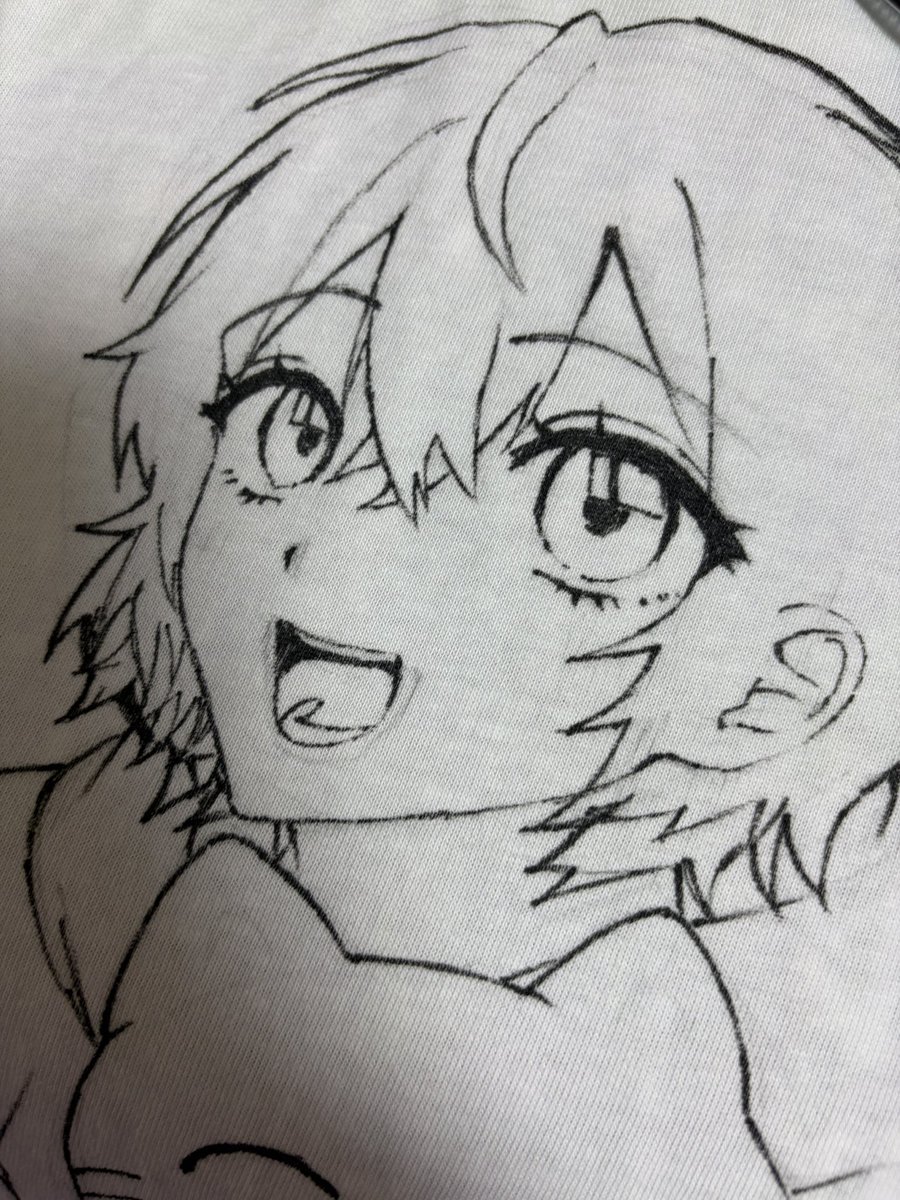 hphp_papupapu's tweet photo. 服に描くのムズすぎ！😭（こっちは奇跡的に上手くいった方） https://t.co/KjHcbZendg