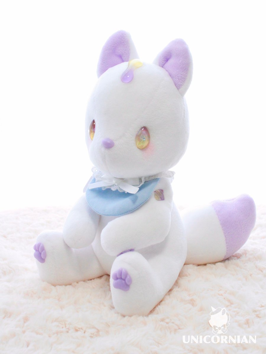 UNICORNIAN01's tweet photo. 【訳ありプレゼント企画🎁】

展示中、わずかに家具の色がお尻に移ってしまった和狐ちゃん🦊💦
それでも可愛がって下さる方へ…💜

どうぞこの機会に宜しくお願い致します🌈
#ぬいぐるみ　#ハンドメイド https://t.co/EFfIKKzLFK