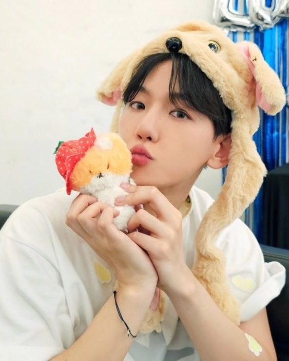 mozzarella_bb's tweet photo. Kyoong berry hyun ˗ˏˋ ꒰ ♡ ꒱ ˎˊ˗ 🍓🍰 https://t.co/hepHFqDD0G