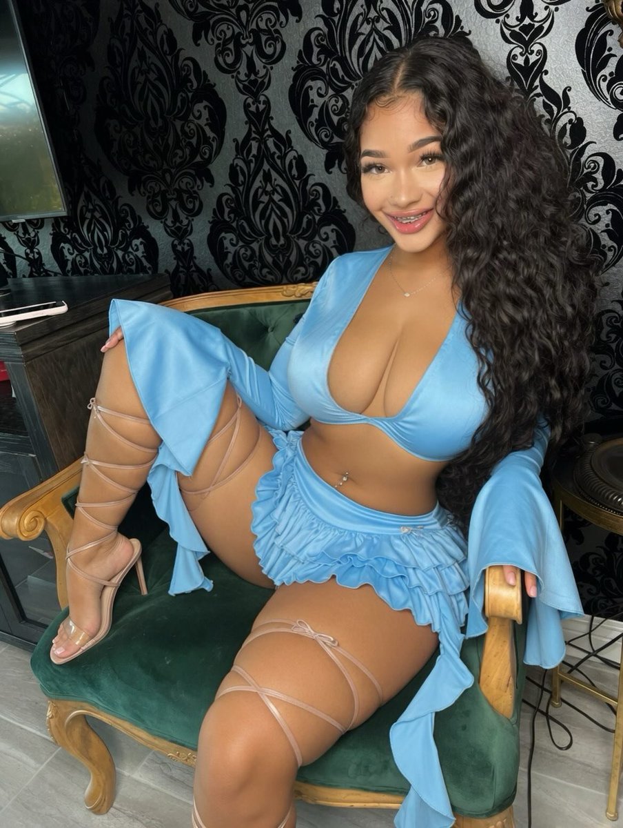 mimibrown68's tweet photo. do you like my dress? 👗 https://t.co/rdFEkXsAB8