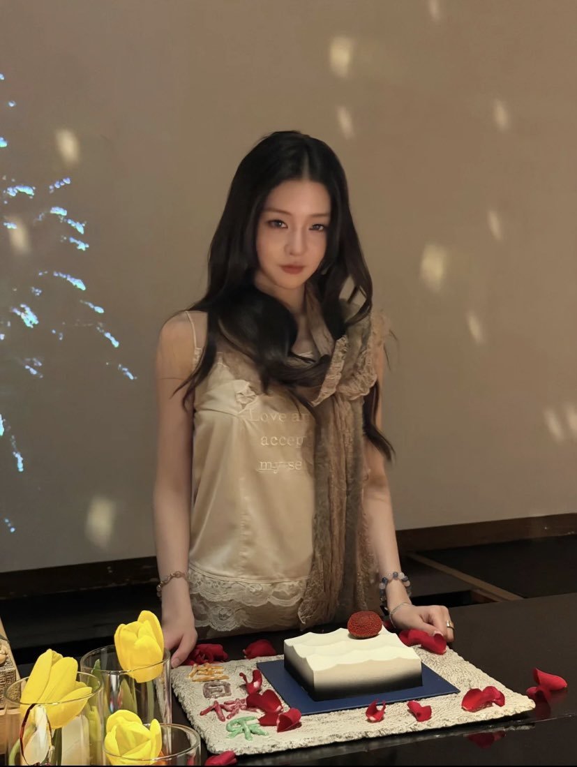 urikaxnora's tweet photo. Liu's beauty is absolutely insane. 🥹💖✨️
#LoveActuallyS5 https://t.co/XIF7wElJ2u