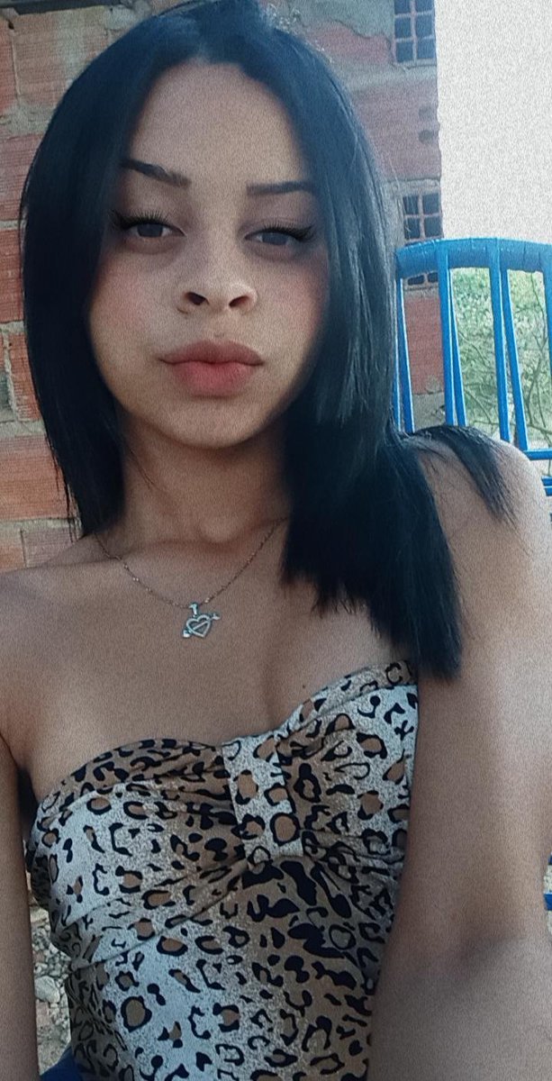 EdnaldoVando3's tweet photo. Alguém tem alguma coisa dela ? 
#vazouvídeo 
#gostosa #novinha https://t.co/BBfb01Uqao
