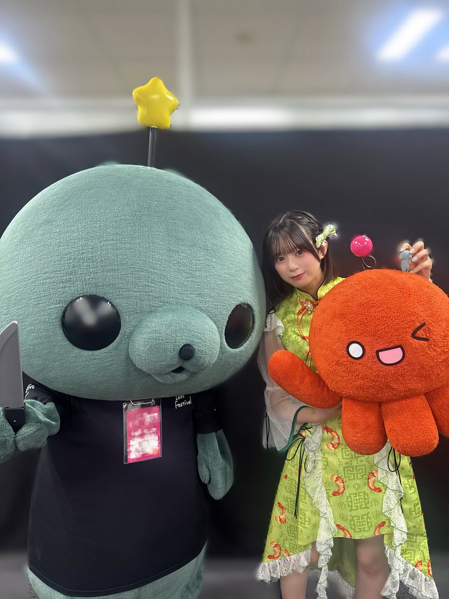 YUNO_EBC's tweet photo. #TIF2026 有難うございました🦐♡
今年もたくさんの方とお会いできてたのしかったです🎵
おともだちもたくさんあえた！

新たなお友達、タマです
ちいさなタマは家から持参しました
(タマの目に全ての人間が映ってしまったためモザイクをかけています) https://t.co/2FxT5qY1Cl