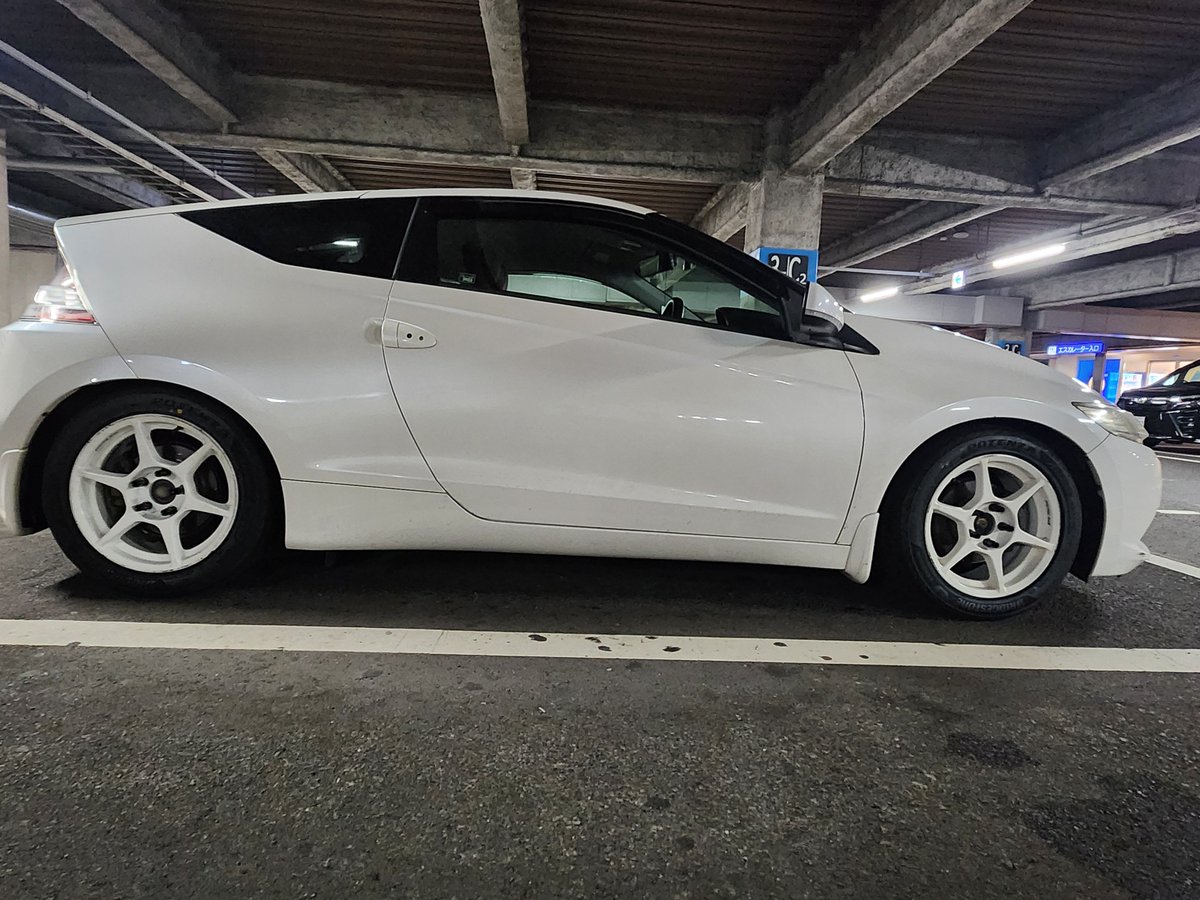 BRRP7's tweet photo. 白には白

BLITZ  ZZ-R 
P1レーシング 7J 16
POTENZA RE005  205/50/16

#CRZ https://t.co/jSwtT578xz