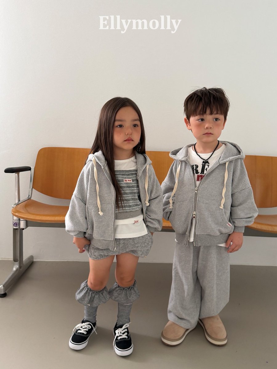 oshiri0422's tweet photo. 韓国こども服 秋服販売中です🍁南大門の子供服を仕入れて販売しているので、南大門にいきたいけど、行けない方、韓国在住の方でご購入したい方いらっしゃいましたら、メッセージください😊💗送料無料で発送いたします🚚 https://t.co/EYLqJmiijJ
