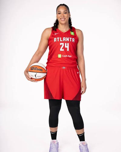 StakeHouseSlips's tweet photo. Brionna Jones Over 10.5 Points

-122 on FanDuel

Jones is averaging 14.8 points in her H2H games against Seattle (15, 18, 8, 18) and has cleared 11.5 in 15 of her last 19 home games. Coming back from injury for some revenge. Love this play! https://t.co/rlknI08Re9