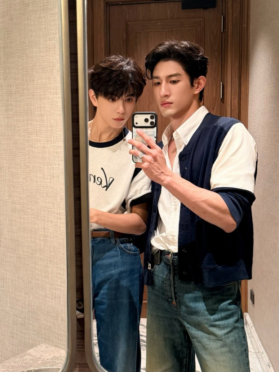 000zlve's tweet photo. 하....그냥 너무 커플이실게요 https://t.co/WurduDpZgJ