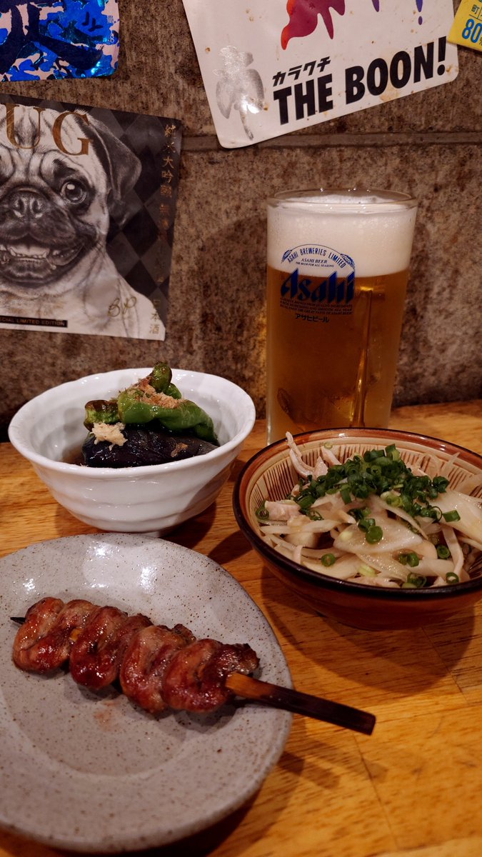 Pocket_Cowboy's tweet photo. 今日は地元の名店で焼鳥たべました🐔
でっかいので5本でお腹いっぱいです。おいしゅうございました🙌 https://t.co/MyiOIiluXI