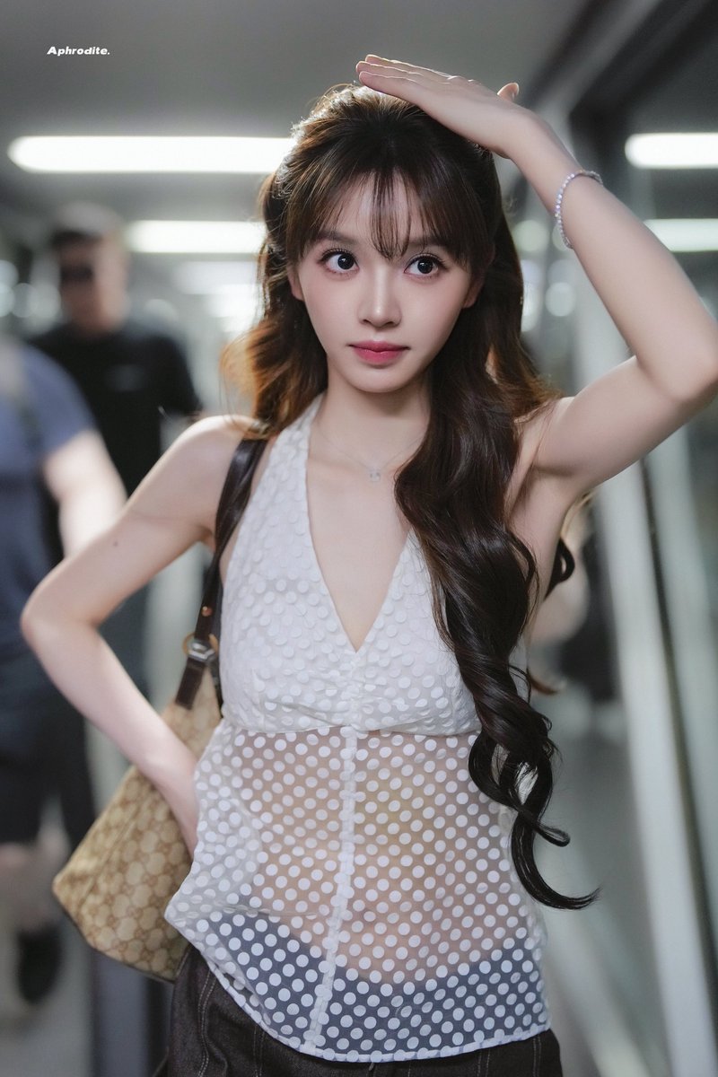 xojoyaw_'s tweet photo. อยู้มิไหวแล้วอออหหหหหหหจ๋วยมากกกกกก เสื้อตัวแซ่บ ลุคแฟชั่นสนบน้องเถียน ป้าจะเรฟแต่งตาม ฮือออออหุ่นชีโคสสสดีอะ https://t.co/5I9Amjoj4n