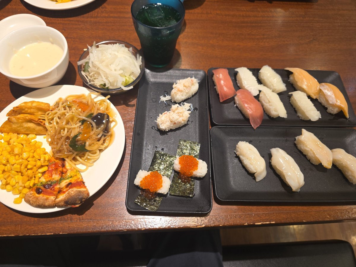 ArrowSSter2's tweet photo. 夕飯ニダ〜

なんか月が赤かったですw https://t.co/sxTGBLJBUb