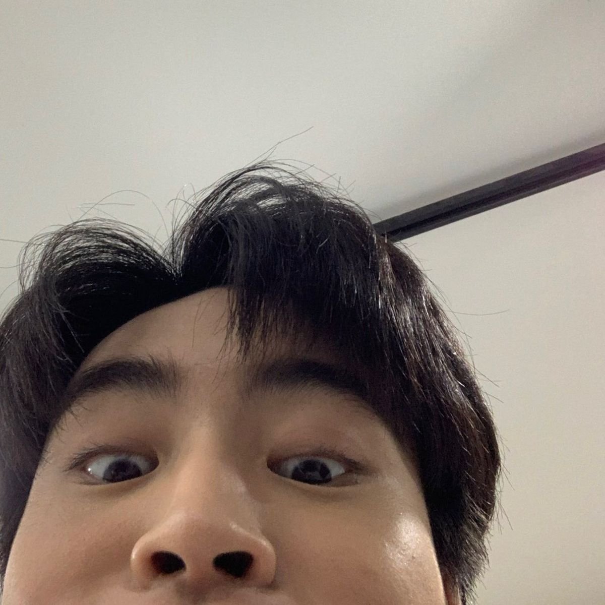 _adorablemee's tweet photo. nhưng mà ý kiến riêng nha, nhấn mạnh là ý kiến riêng, riêng của tôi, đó là porsche ngồi bị đau đít á 🤣🤣 Chung quy vẫn thích con merc của em gem nhất =))))))) gầm porsche hơi thấp nữa, nên đi xa là mắc ói mấy bận chắc lun :)))) https://t.co/7V4VPwdwhK