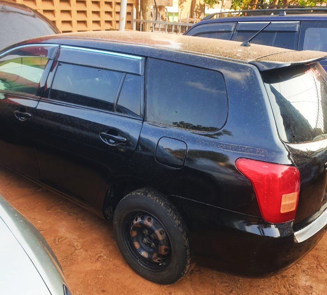 DriveNowUg's tweet photo. 🚨#QUICKSALE🚨
JUST IN: Owner of this unit known as the Toyota fielder is financially stranded and he's in need of only #Ugx18m (full payment).
#NOTE: Negotiators and those with installments talks, please don't inbox us. We just want to save someone's time. https://t.co/s7ZGXZZjuO