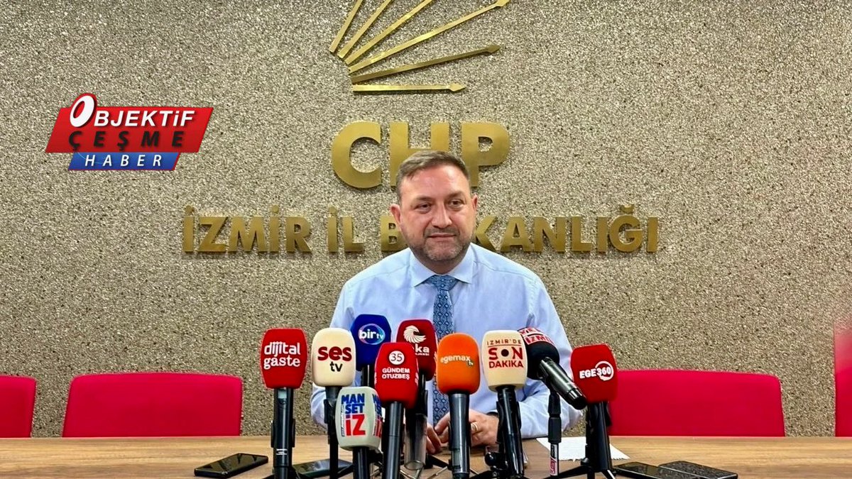objektifcesme's tweet photo. Gümrükçü: “Elitler gitmiştir, emekçiler buradadır” https://t.co/X96h6rOSFs https://t.co/PD8DR0Kw8L