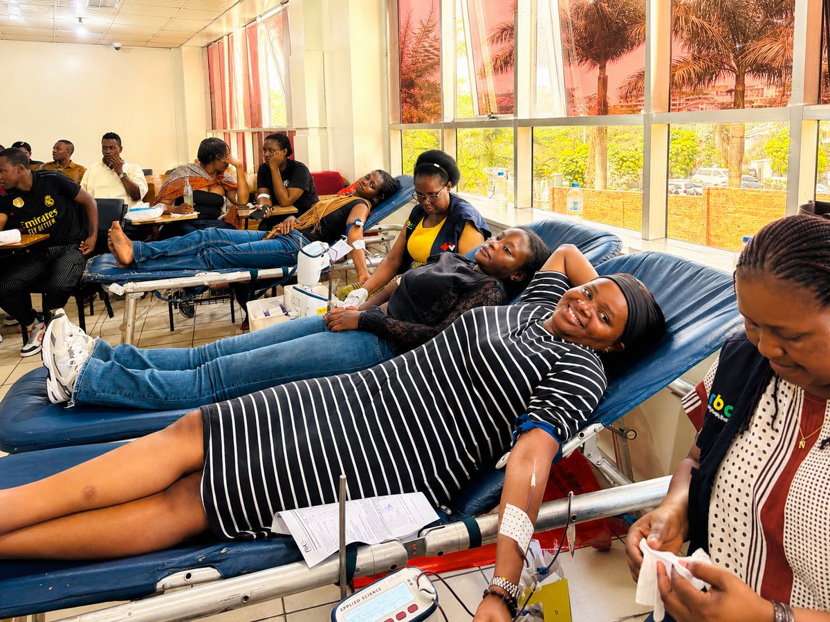 UnivOfKigali's tweet photo. University of Kigali students and staff came together for a blood donation drive conducted by @RBCRwanda, showing compassion and helping save lives. 🩸

Every donation matters. Every donor makes a difference.

#UniversityOfKigali #UoK #BloodDonation #RBC https://t.co/BQyvCSnWim