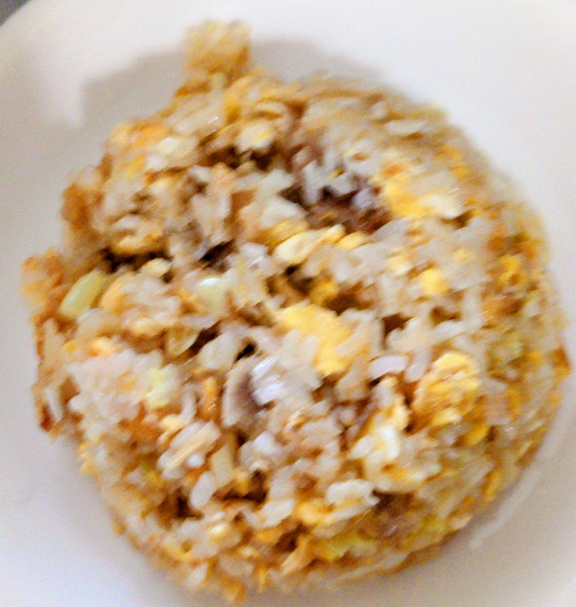 ma_ku12's tweet photo. ねぎ塩チャーハン作った(•ㅂ•)و美味しすぎた🩵 撮影ブレてた😿➰💧
#jk
#自炊
#おうちごはん
#夜ごはん
#晩ごはん
#料理記録
#節約 
#見切り品
#感謝 https://t.co/Yt7XM8AlgN
