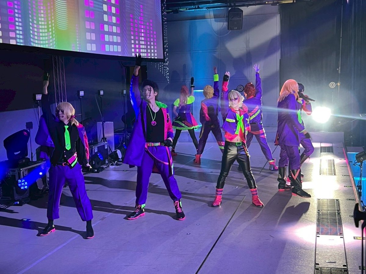 Ayagiri_Takuya's tweet photo. マジカルLoveポーション！は音の取り方にそれぞれ個性がのってて好き。この曲が始まる前にまーくん星夜が「俺たちはリーダーなんだ。それが揃ってるんだぜ？格好良いに決まってるだろ」脳筋とはちょっと違うけど馬鹿真っ直ぐで、眩しくて好きだった。#舞台アイチュウ同時視聴 https://t.co/1C36felOjg