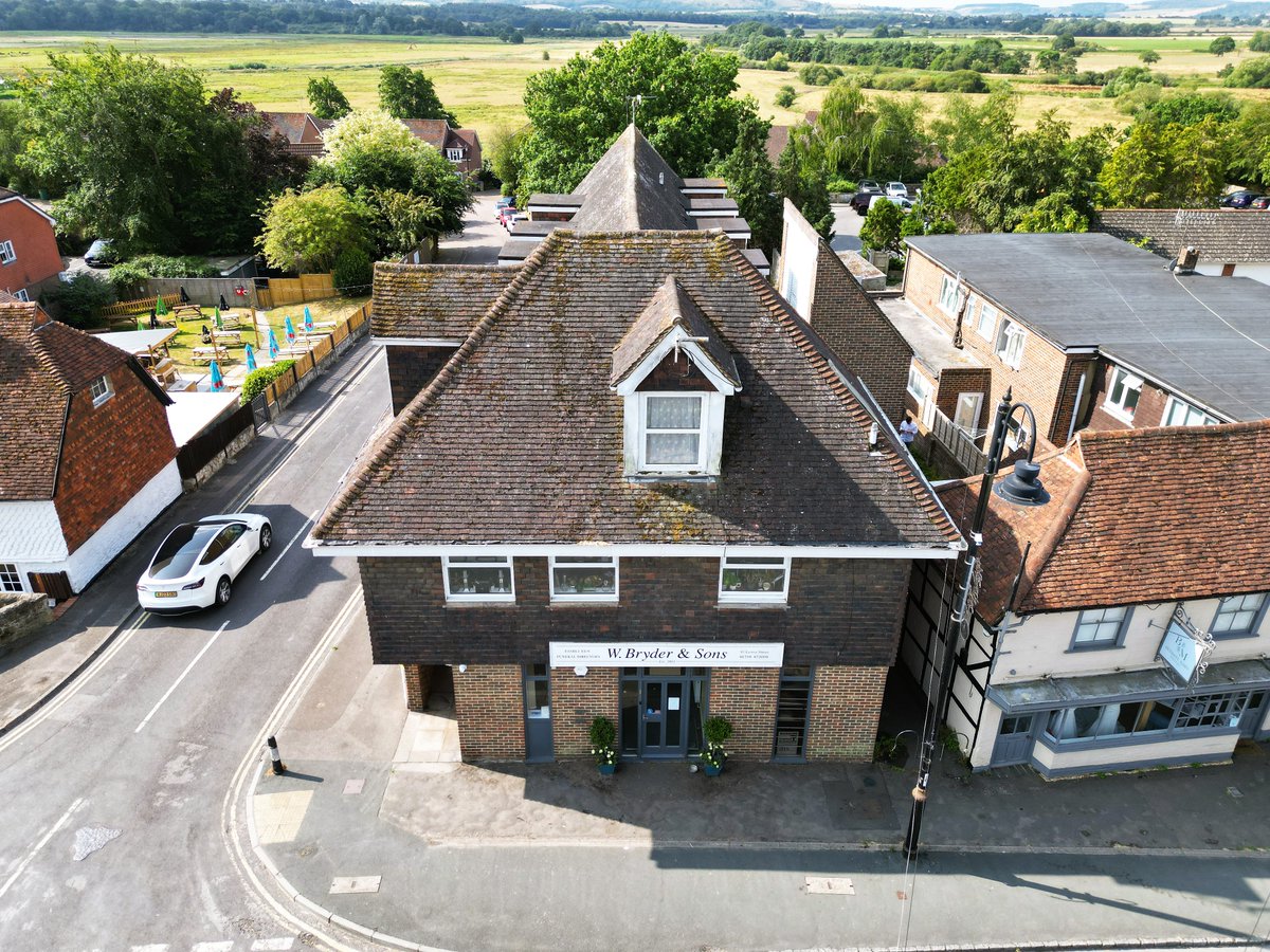 FocusCS_UK's tweet photo. Every successful construction project starts with a detailed inspection! 🔎

We’re evaluating: 
- Roof tile condition &amp; weathering 
- Internal structural timber framework 
- Access constraints &amp; neighbouring boundaries

Thorough planning today = safe, seamless delivery tomorrow. https://t.co/aSvd5SR3w3