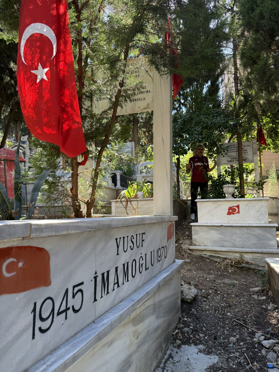 mobilyasen's tweet photo. #emirsultan kabristanlığındaki
Ülkücü şehitlerimizi ziyaret ettim
Mekanları cennet makamları âlî olsun https://t.co/didiB8Vrx2