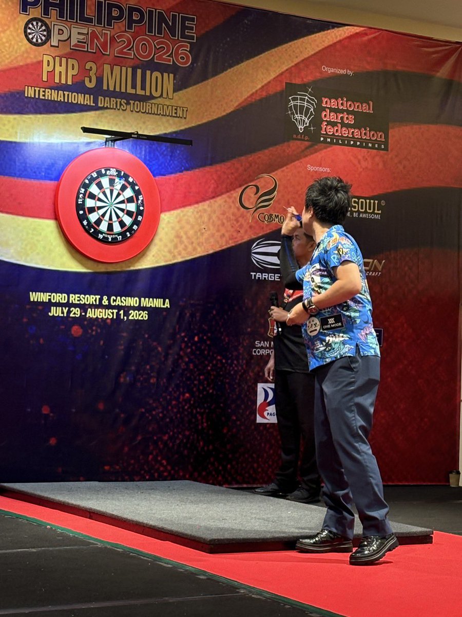 TargetDartsJP's tweet photo. 🎯WDF PHILIPPINES OPEN🇵🇭

OPEN SINGLES
Runner-up🥈村松治樹 選手

決勝はSUPER DARTS 2025にも出場していたマレーシアのトッププレーヤー、Terry Tan選手。

非常に拮抗した、手に汗握る激闘でした。
すごいゲームでした。

村松治樹選手、
遅くまで本当にお疲れさまでした！

#HarukiMuramatsu #RisingSun
#TeamTarget #TargetDartsJapan
