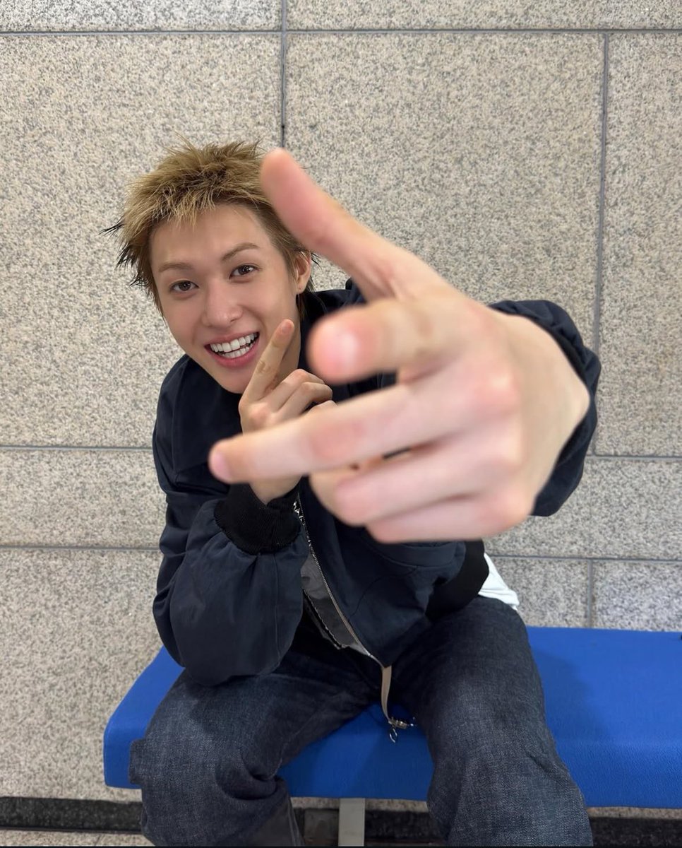 늘 tweet media