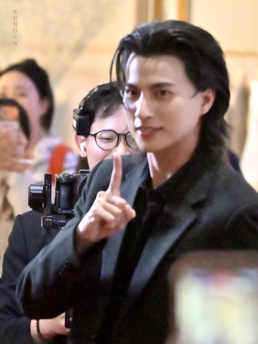 CWKung_'s tweet photo. ป๋มบอกว่าอย่าส่งเสียง
เป็นเอ็นดู🥰🫠 
คิ้วย่นเลยลูก🤭

GULF ICON OMEGA 
#GULFxOMEGAICONSIAM
#GulfKanawut
#OMEGAThailand
@gulfkanawut https://t.co/cO4ZJZLeLv