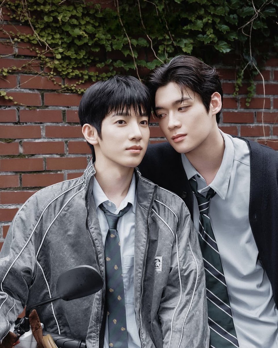 boyslovehub's tweet photo. Park Siwoo &amp; Kim Yoosik for LOADING. https://t.co/rRJ9WQe8SP