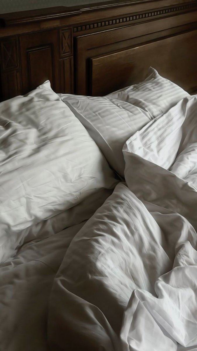 N0IIRBELLE's tweet photo. ⠀⠀⠀
 ⠀⠀𝑀y little Peaches is always by my
⠀⠀side too, weaving between my legs 
⠀⠀and seeking affection in the morning
⠀⠀her black fur against white sheets.
⠀⠀⠀ ⠀⠀⠀ ⠀⠀⠀ ⠀   ⠀⠀⠀ ⠀⠀⠀ ⠀⠀⠀ ⠀⠀⠀𓏲ּ𝄢 https://t.co/VZ1RxlYMH1