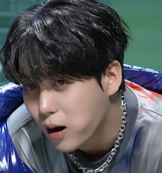 j0nghoforever's tweet photo. 노력형 날티                                         재능형 날티 https://t.co/6SvkG1PTR1