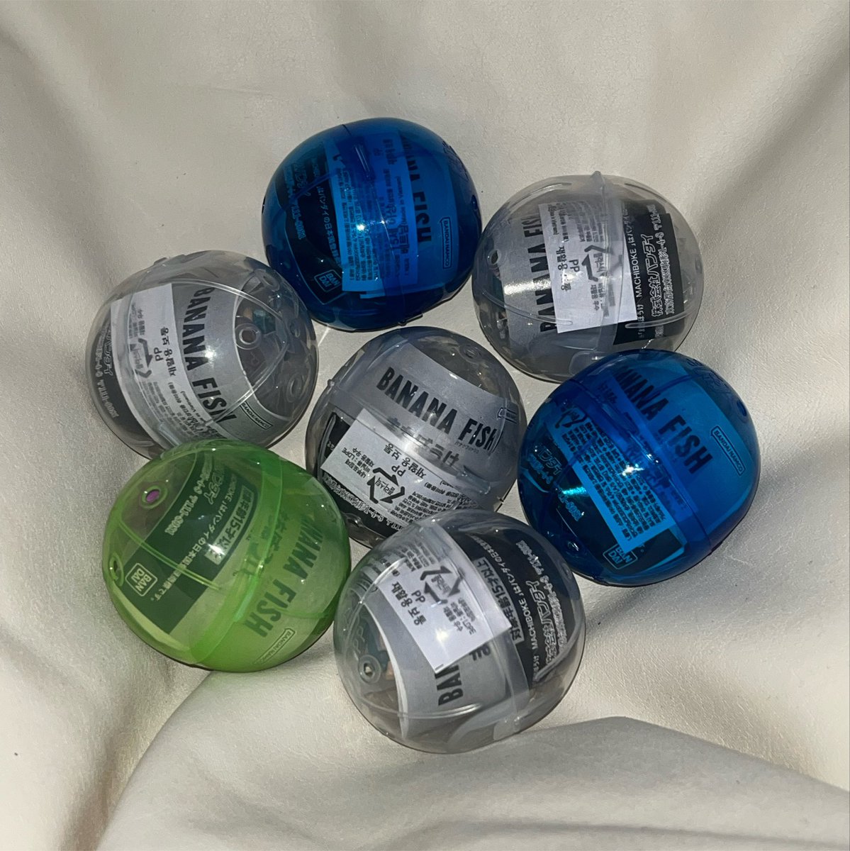 gangarzzi's tweet photo. 바피가챠 처음봐서 막 뽑앗더니 이명헌됨 :) 
웨룽이왜업는데 https://t.co/31Xzp0XQoM