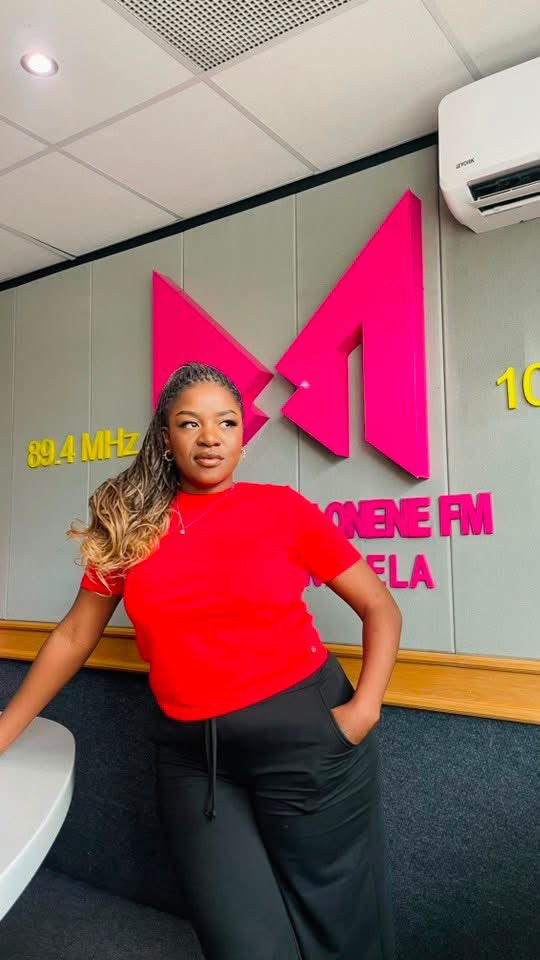 KhomaNdlela326's tweet photo. Nongonoko I #KhomNdlela326 na @djmatt_mc ,  @ChaukeMathilda na @MsKulie. 

Ahi fambeni! https://t.co/WAMqBLLCsG