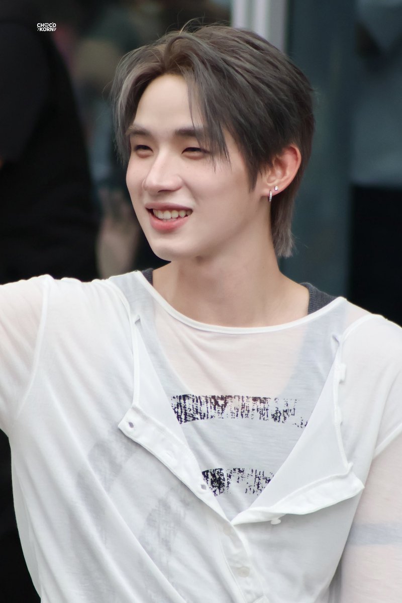 chocokorn's tweet photo. บักผาตอนคุณหมอจับแต่งตัวไปงานแห่เทียน 🕯️

: ป้าดดด กุกะหล่อเถะ 
: ก็งั้นๆอ่ะ รับเดินได้ไหม มีแต่คนมองเราไม่ชอบ
: หึงกุติออนซอน 😏 https://t.co/VNEubEj3oJ