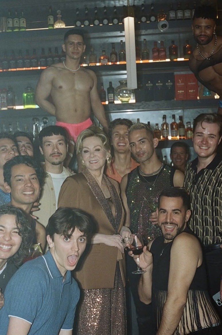 realmynix's tweet photo. THE Deborah Vance with them boys. https://t.co/pTMZ4qVab9
